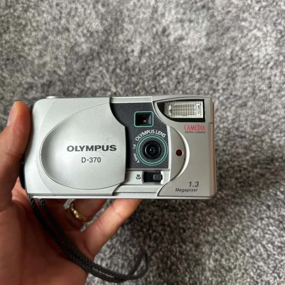 Olympus Camedia D-370 1.3MP Digital Camera – Untested – Y2K Digicam